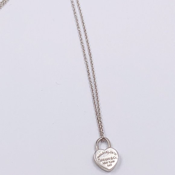❗️Sold❗️ Return to Tiffany Heart Lock Necklace - Picture 2 of 13